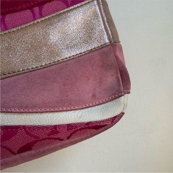 Vintage 2004 Coach Wave
Patchwork Pink Suede & Leather
Pochette Bag Y2k - Picture 4 of 8